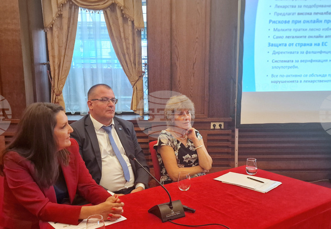 Експерти предлагат за онлайн продажба на медикаменти по лекарско предписание, както и за контрабанда, да има наказателно преследване