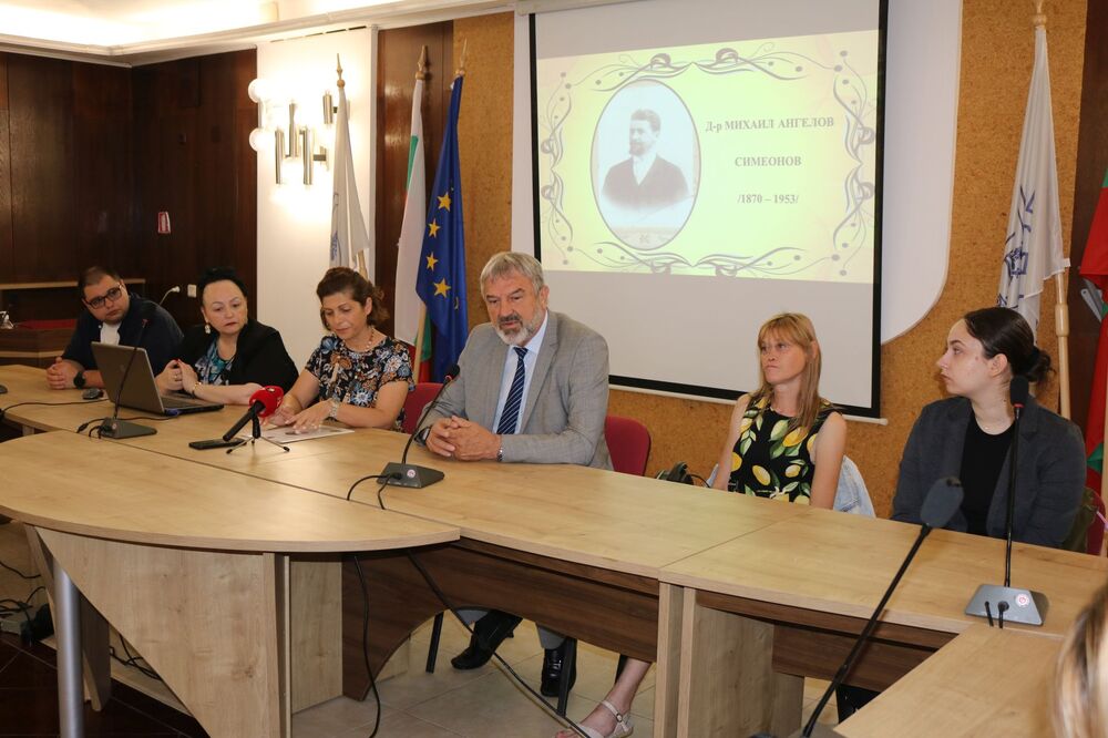 Областната администрация в Русе бе отличена от Държавния архив