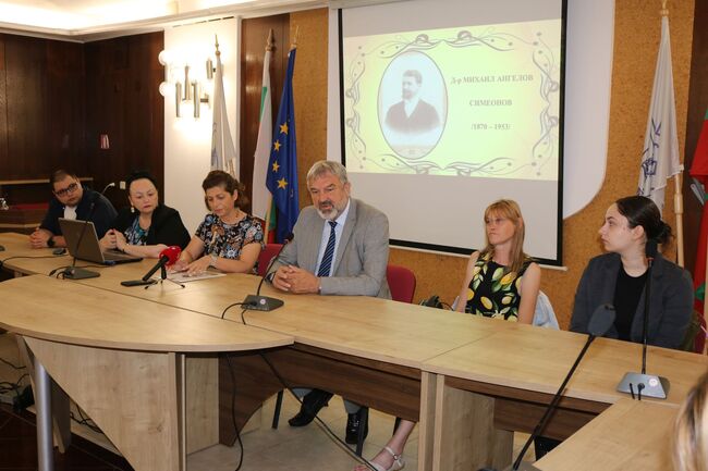 Областната администрация в Русе бе отличена от Държавния архив