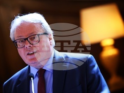 Френско посолство - награждаване - Жоел Мейер