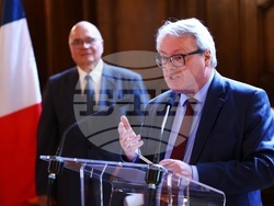 Френско посолство - награждаване - Жоел Мейер