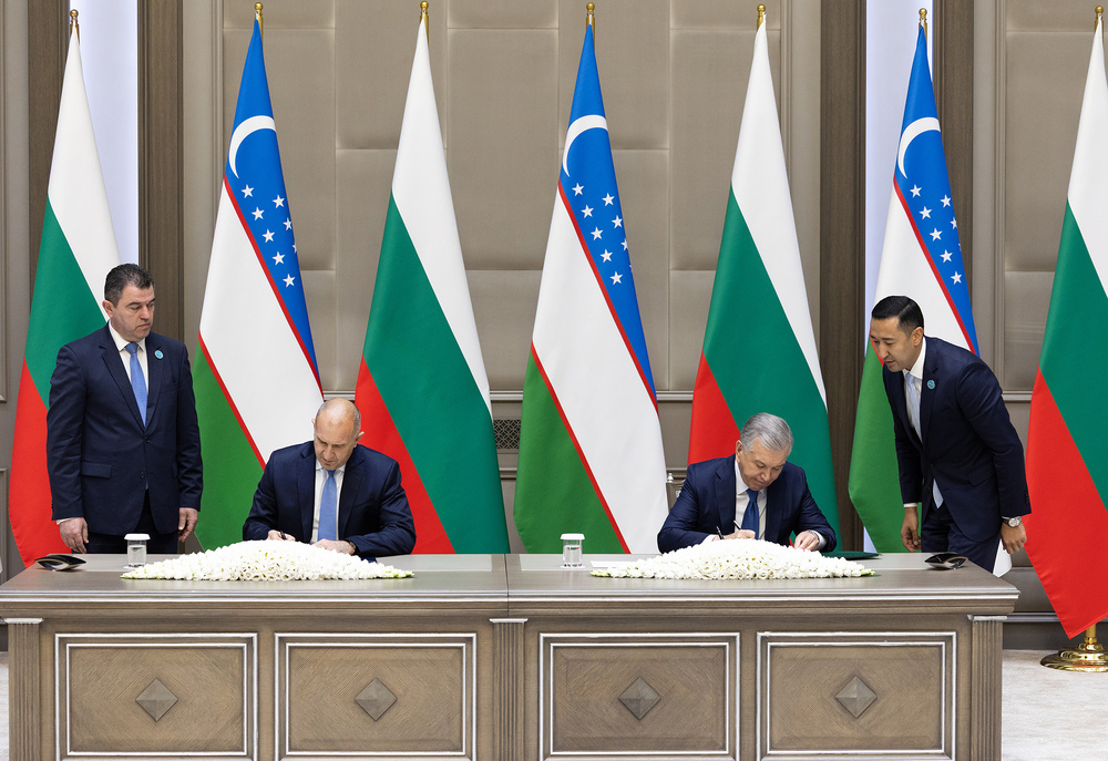 Президентите Румен Радев и Шавкат Мирзийоев подписаха съвместна декларация за засилване на сътрудничеството между България и Узбекистан