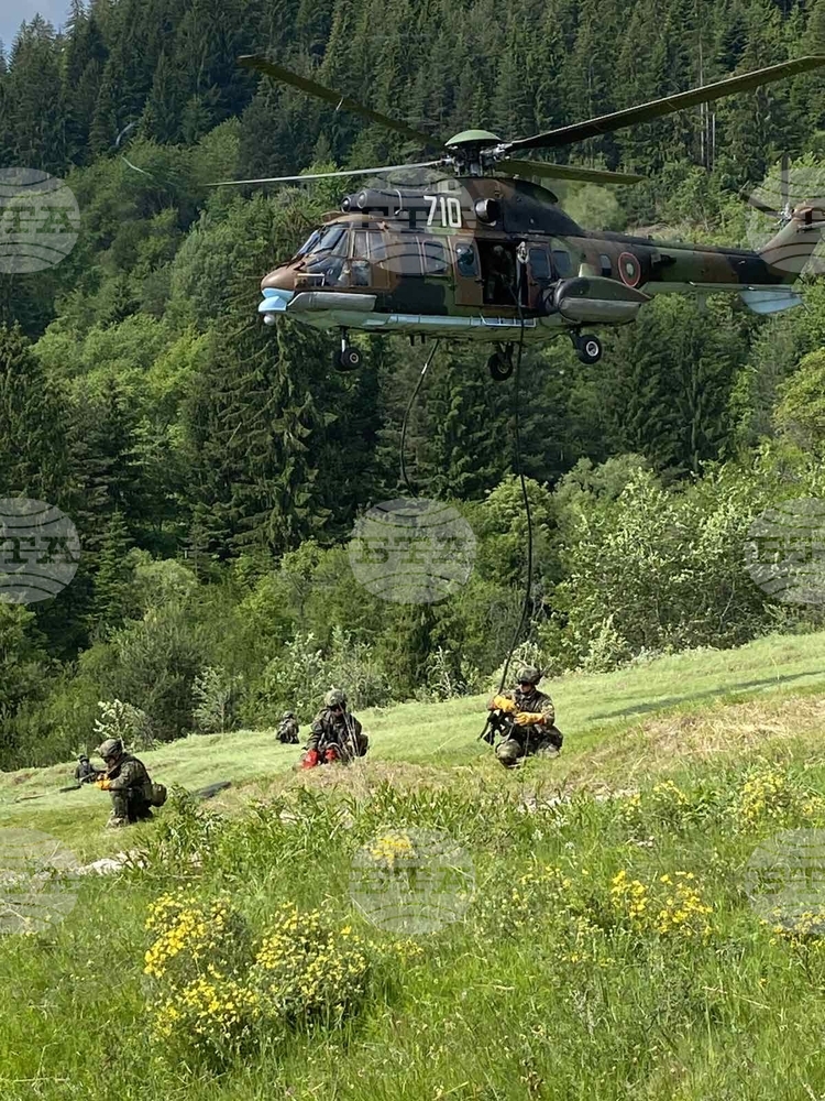 Военнослужещи от Сухопътните войски и Военновъздушните сили проведоха съвместна подготовка
