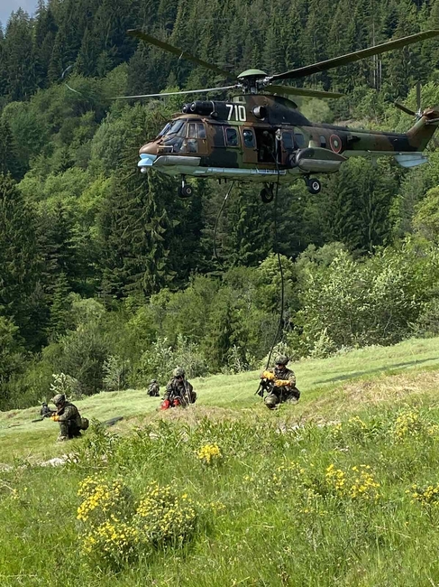 Военнослужещи от Сухопътните войски и Военновъздушните сили проведоха съвместна подготовка