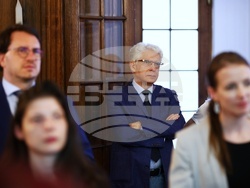 Френско посолство - награждаване - Петър Карабоев