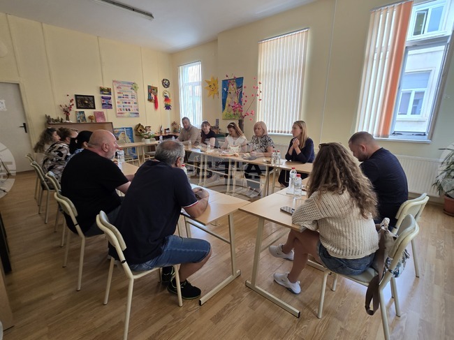 Срещи с образователни институции в регион Враца провежда екип на фондация „Заедно в час“ 