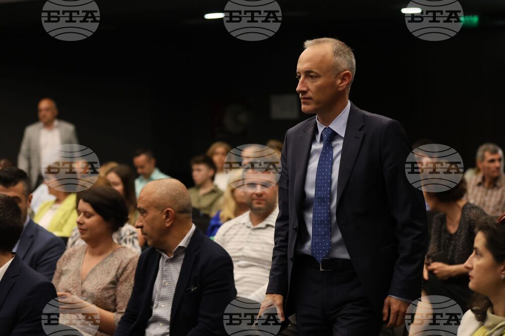Кръгла маса "БАИТ в подкрепа на образованието" 2025