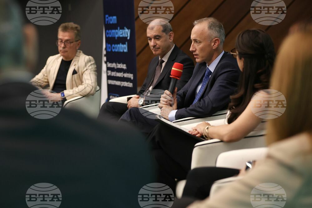 Кръгла маса "БАИТ в подкрепа на образованието" 2025