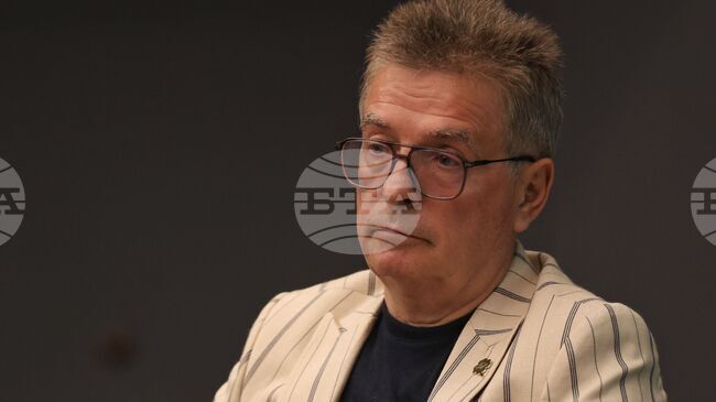 До 30 януари се оформят оценките за срока и ако поради грипа се наложи онлайн обучение, това няма да попречи на процеса, каза пред БТА Асен Александров