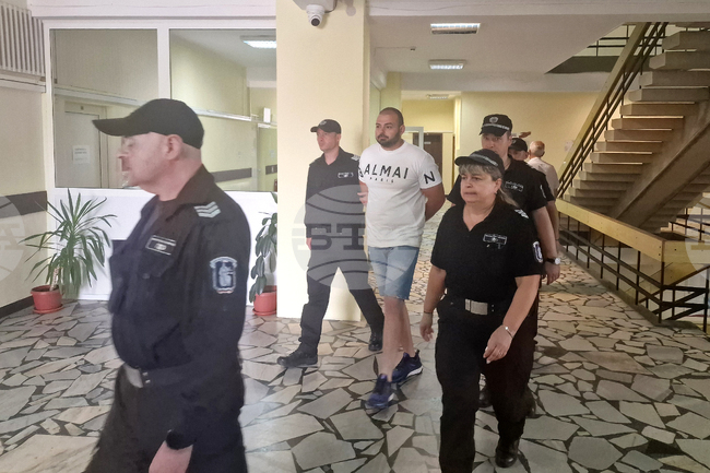 Окръжният съд в Стара Загора гледа мерките за неотклонение на шестимата обвиняеми по случая с нелегалните домове в мъглижкото село Ягода