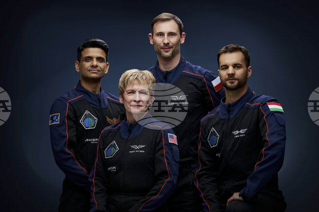 Астронавти от Унгария, Индия и Полша се отправиха към Международната космическа станция