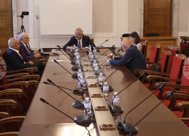 Според проучване на Националния център по обществено здраве през 2022 г., 41,4% от студентите са употребявали поне веднъж в живота си райски газ