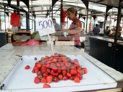 Белград - сезонни плодове - пазар - цени