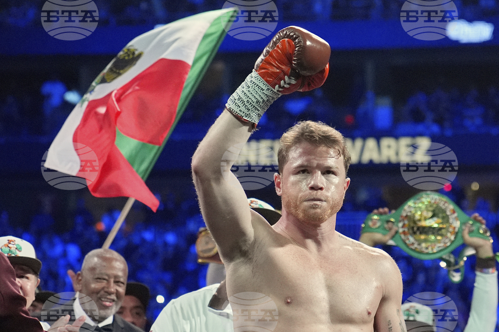 Alvarez Crawford Boxing