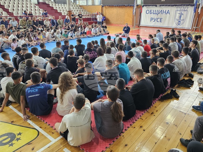 Да използват уменията си за добро и защита, а не за агресия призова децата от клубове по бойни спортове кметът на Русе