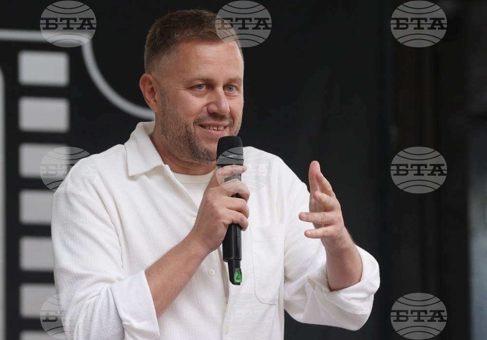 Носорог в банята е метафора за всички неочаквани, неизвестни и изненадващи събития, каза журналистът Георги Милков