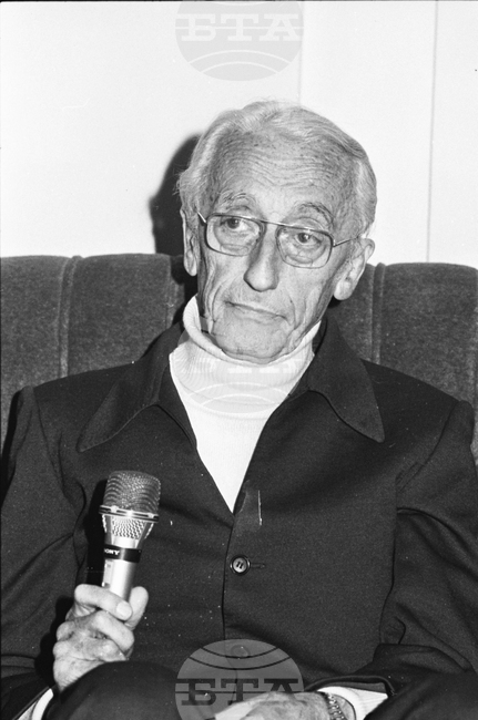 Жак-Ив Кусто - френски океанограф, изследовател, режисьор, писател