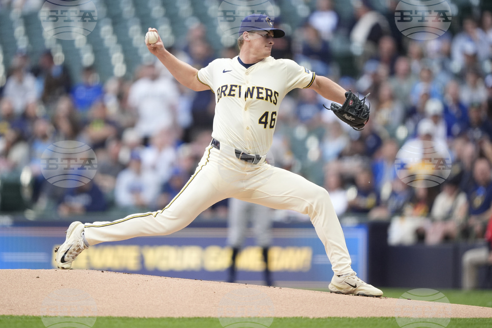Braves Brewers Baseball