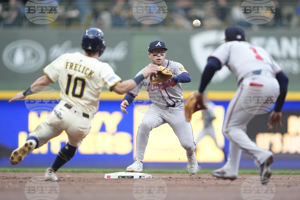 Braves Brewers Baseball