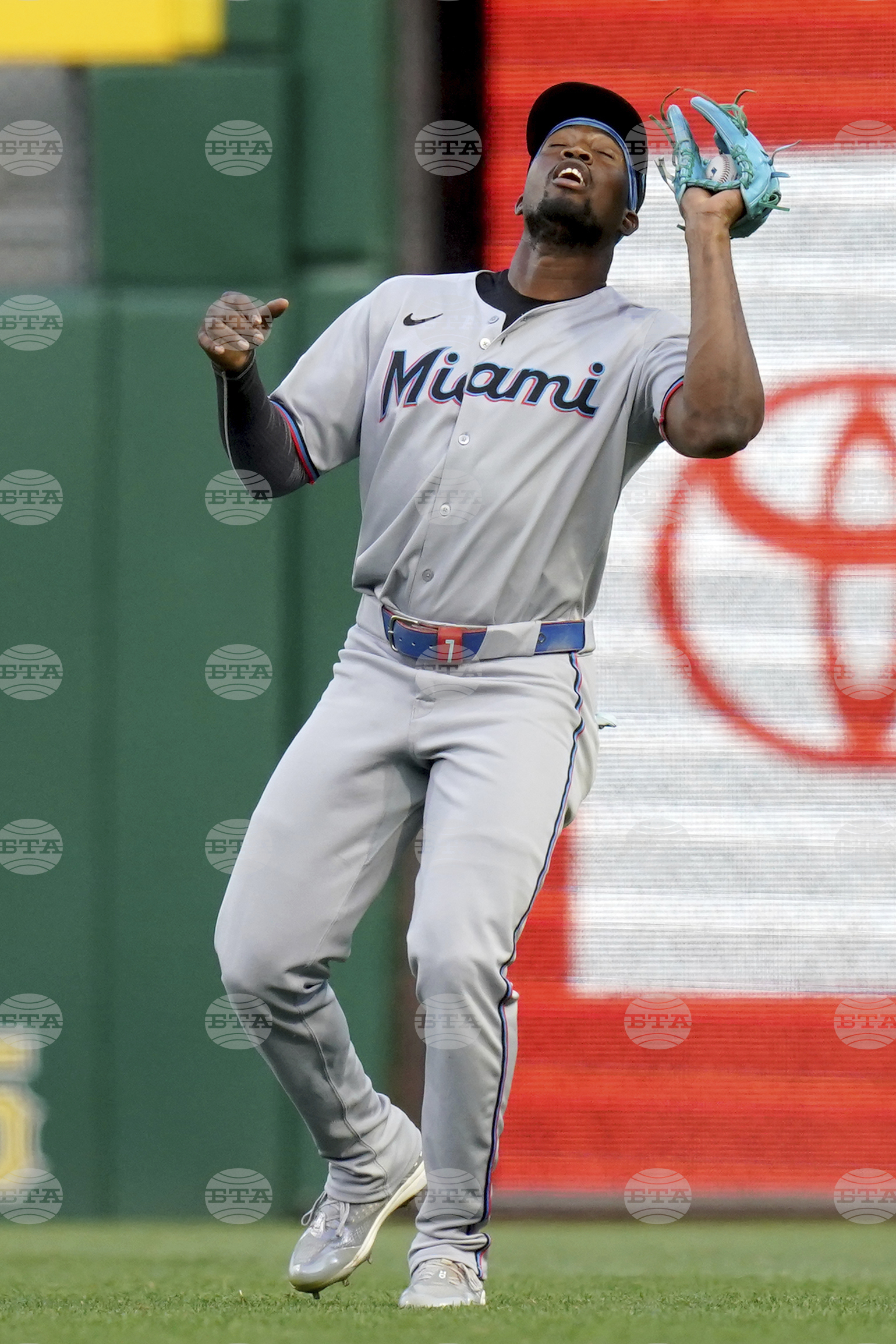 Marlins Pirates Baseball