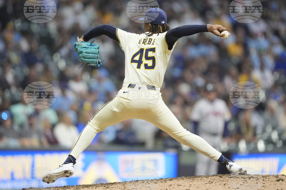 Braves Brewers Baseball