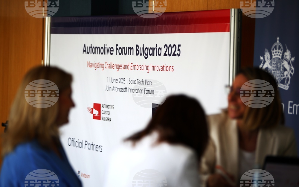 Предизвикателствата и възможностите в автомобилната индустрия, както и регулациите в ЕС, обсъдиха експерти на форум в София