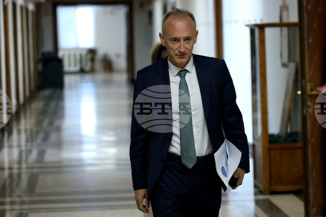 Резултатите от държавните зрелостни изпити са съпоставими с предишните години, каза министър Красимир Вълчев