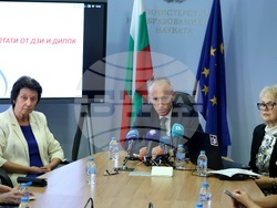 Министерството на образованието и науката - пресконференция - резултати