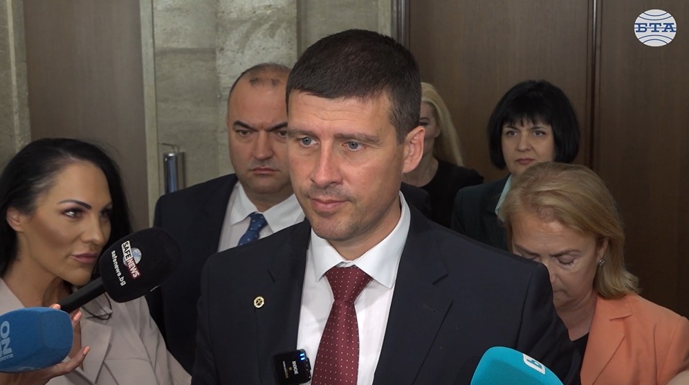 Решението на Конституционния съд във връзка с референдума за еврото, което поиска президентът Румен Радев, е очаквано, заявиха от „Величие “