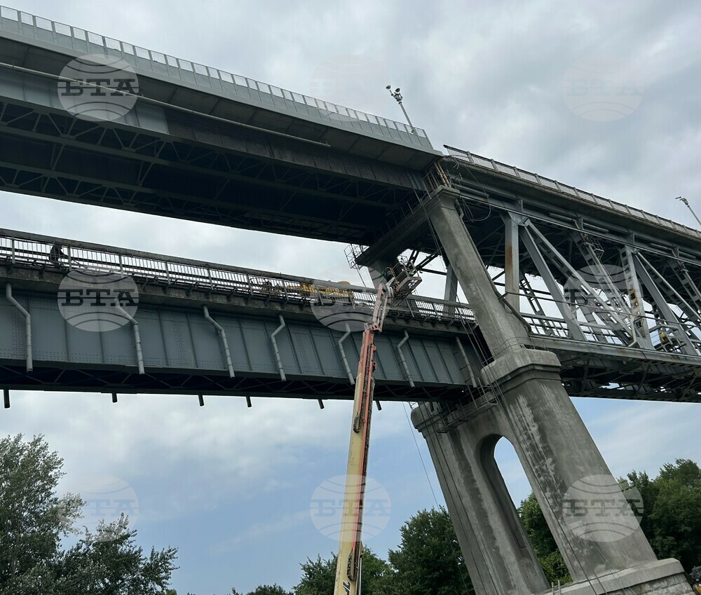 Движението по Дунав мост при Русе ще бъде спряно за осем часа утре през нощта