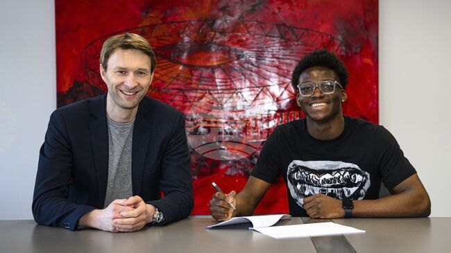 Байер Леверкузен привлече 17-годишен защитник от Пари Сен Жермен