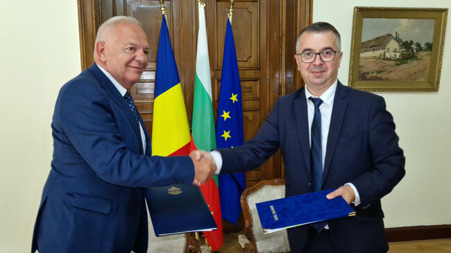 Bulgaria's Ambassador to Romania, Tulcea Mayor Sign Agreement for Construction of Bust Monument to Stefan Karadzha