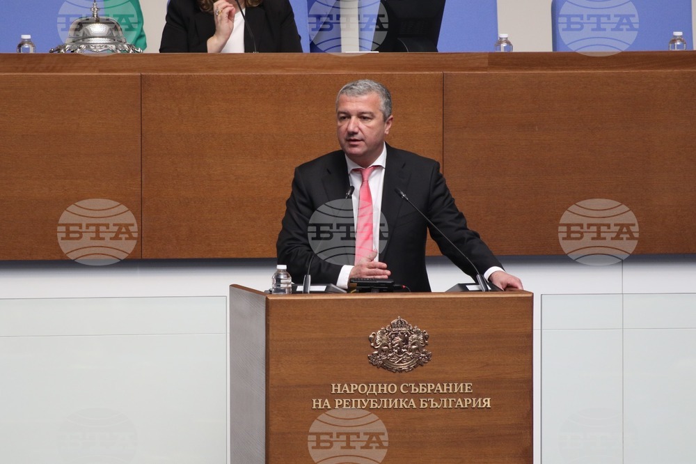 Драгомир Стойнев към БНБ: Защо са нужни ограничения на сметките, освободени от такси за обслужване