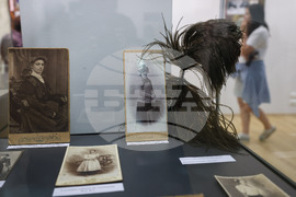 Бургас - "Модата в огледалото на едно столетие - 1850-1950" - изложба