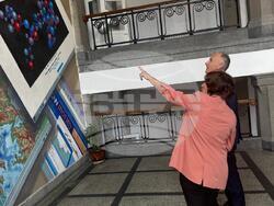 Министърът на образованието и науката Красимир Вълчев откри обновената сграда на Националната финансово-стопанска гимназия в София. Снимка: МОН