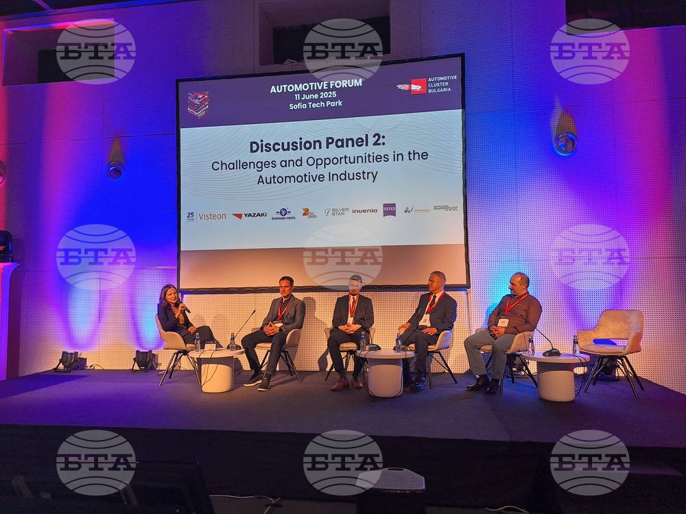 Forum in Sofia Looks at Challenges, Opportunities in Automotive Industry, EU Regulations