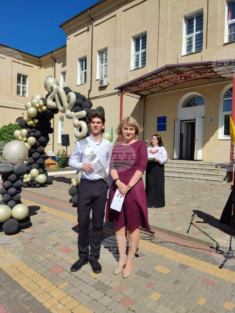 Четирима ученици от Болградската гимназия в Украйна ще получават стипендии от градската администрация през учебната 2025–2026 година