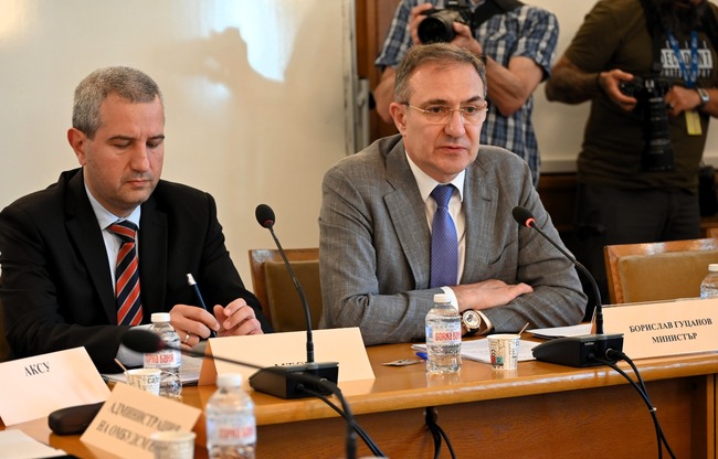 Министър Гуцанов: За първи път държавата събира смелост и отваря „Кутията на Пандора“ с незаконните домове