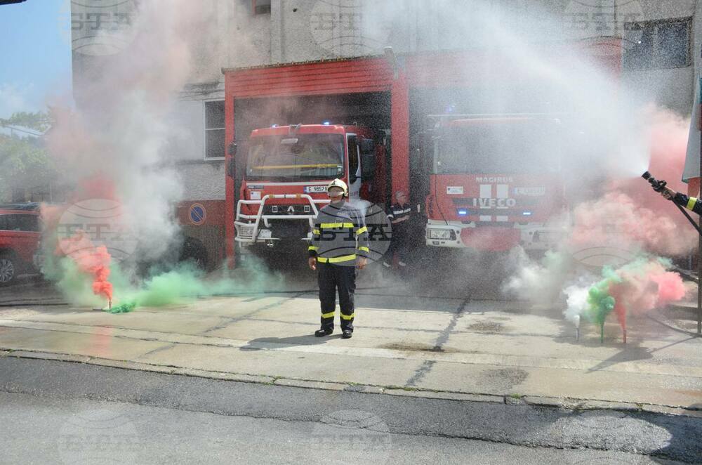След 37 години служба в пенсия бе изпратен началникът на пожарната в Гоце Делчев гл. инспектор Росен Сердарев