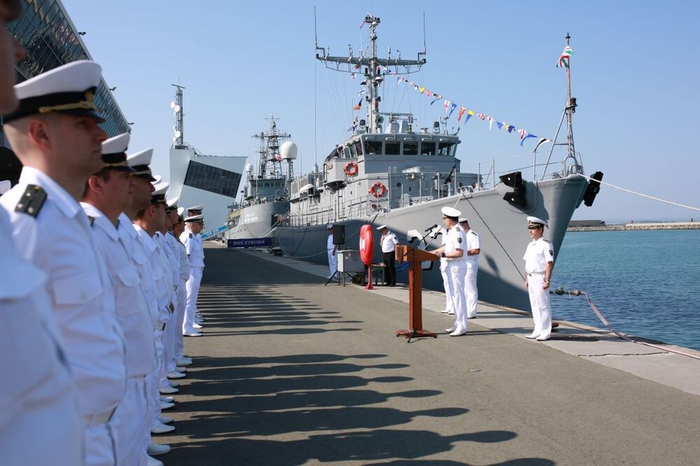 МО: Започна петата активация на противоминната група в Черно море