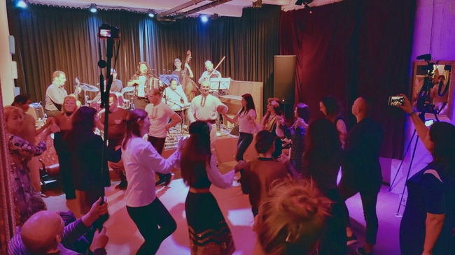 С концерт в Берлин бяха отбелязани 24 май и 20-годишнината от създаването на музикална група „БалкаНова“