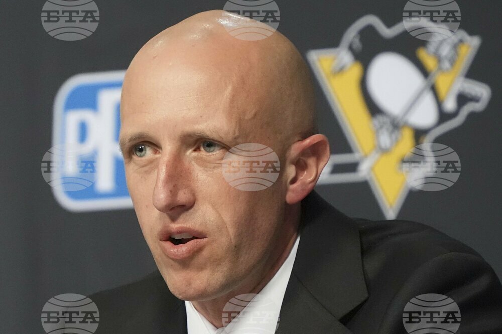 Penguins Muse Hockey