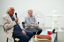 Книга-албум „Пластики и прочити“