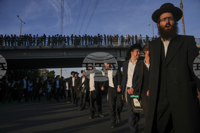 Израелските военни ще изпратят повиквателни на 54 000 ултраортодоскални еврейски семинаристи