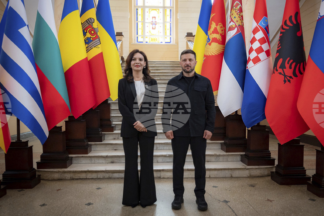 Албанският министър на външните работи Елиса Спиропали се срещна в Киев с украинския си колега Андрий Сибига