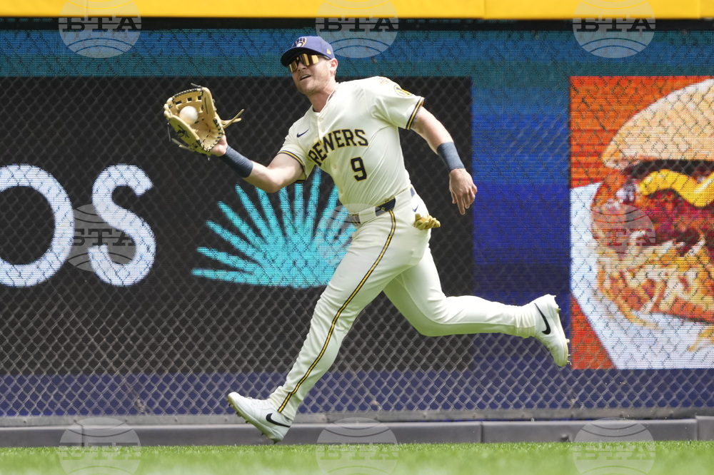 Braves Brewers Baseball
