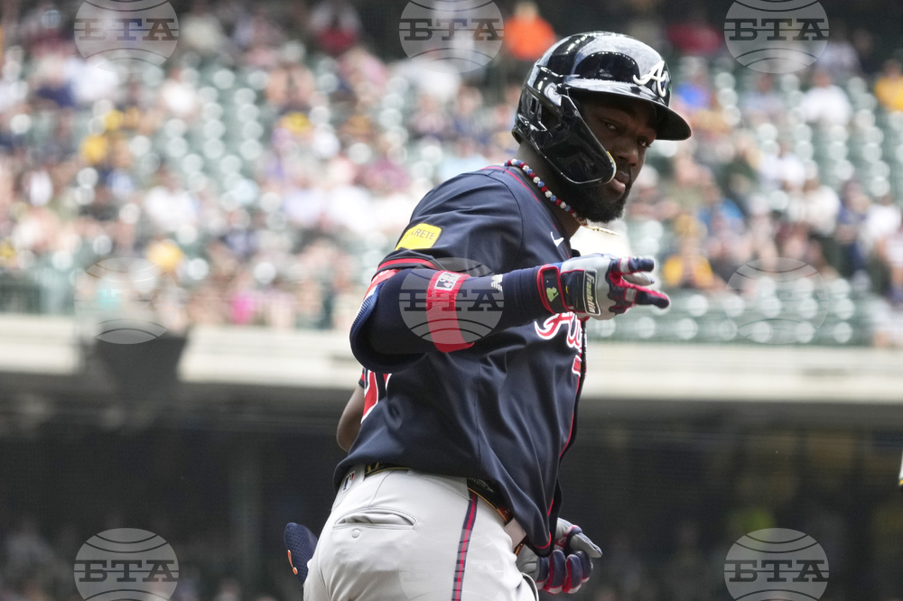 Braves Brewers Baseball