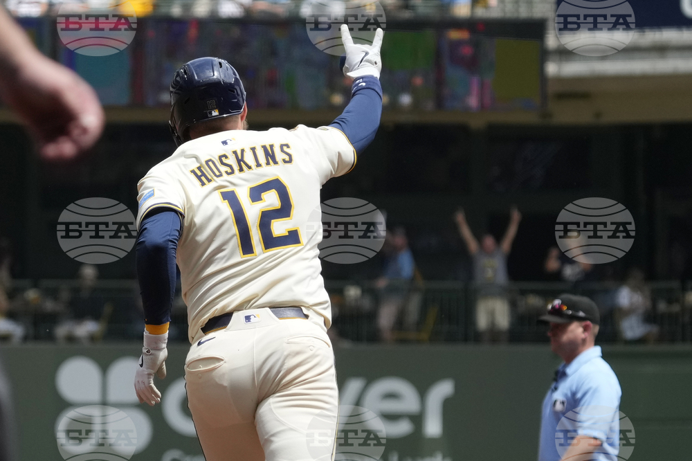 Braves Brewers Baseball