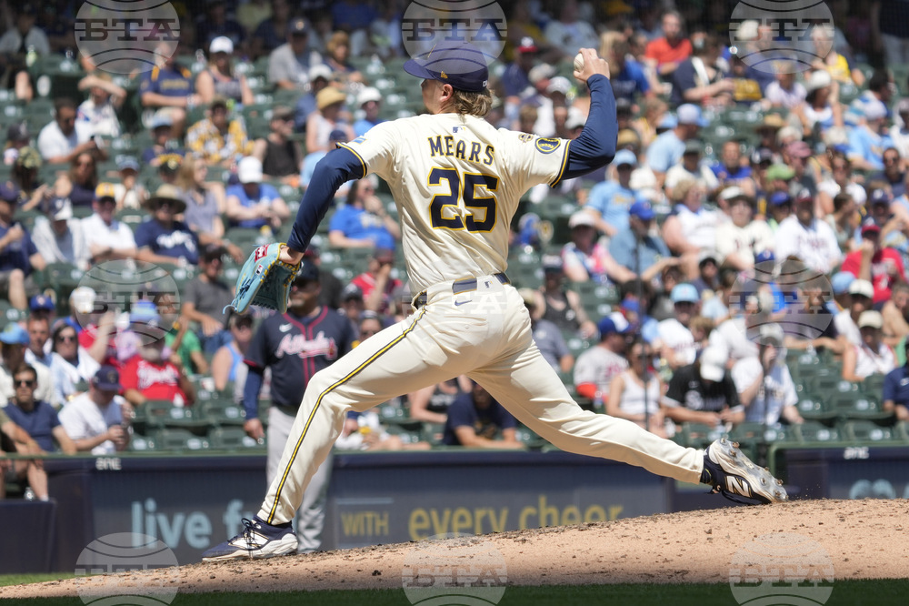 Braves Brewers Baseball