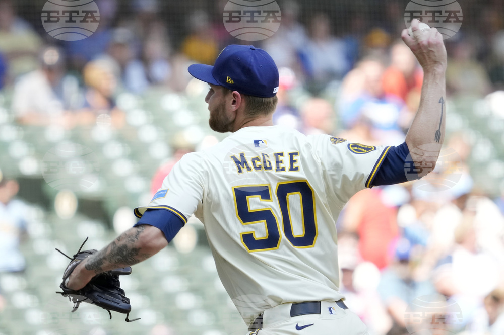 Braves Brewers Baseball